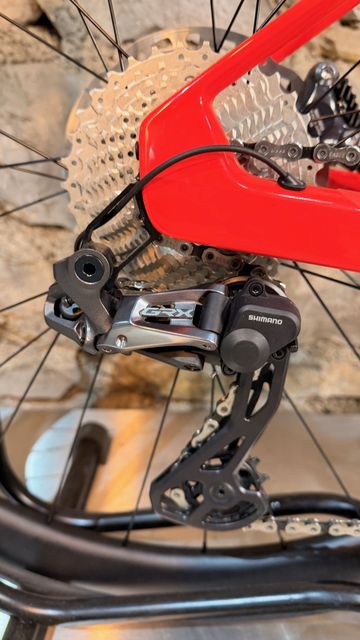 Gebrauchtes BMC ROADMACHINE 01 AMP TWO 2025 Road & Gravel, Rot — Bild 4 von 8