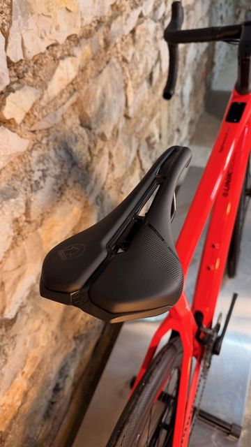 Gebrauchtes BMC ROADMACHINE 01 AMP TWO 2025 Road & Gravel, Rot — Bild 7 von 8