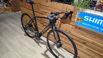 Gebrauchtes Trek Domane+ AL 5 2025 2025 Road & Gravel, Schwarz — Bild 3 von 3