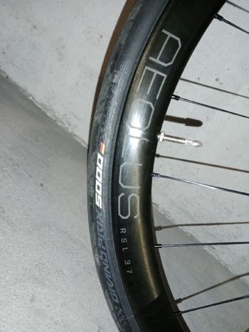 Used Trek Émonda SLR 7 eTap 2022 2022 Road & Gravel, Violett — image 2 of 17