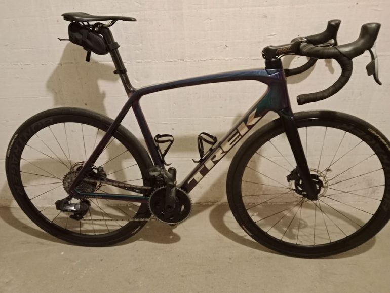Used Trek Émonda SLR 7 eTap 2022 2022 Road & Gravel, Violett — image 1 of 17