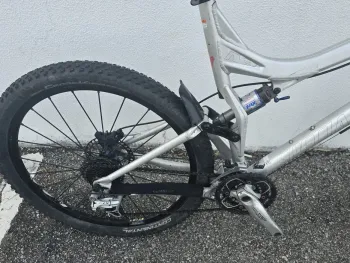 Used Specialized Stumpjumper 2006 Mountainbike, Light Gray — image 4 of 4