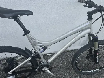 Tweedehands Specialized Stumpjumper 2006 Mountainbike — afbeelding 2 van 4