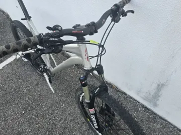 Tweedehands Specialized Stumpjumper 2006 Mountainbike — afbeelding 3 van 4