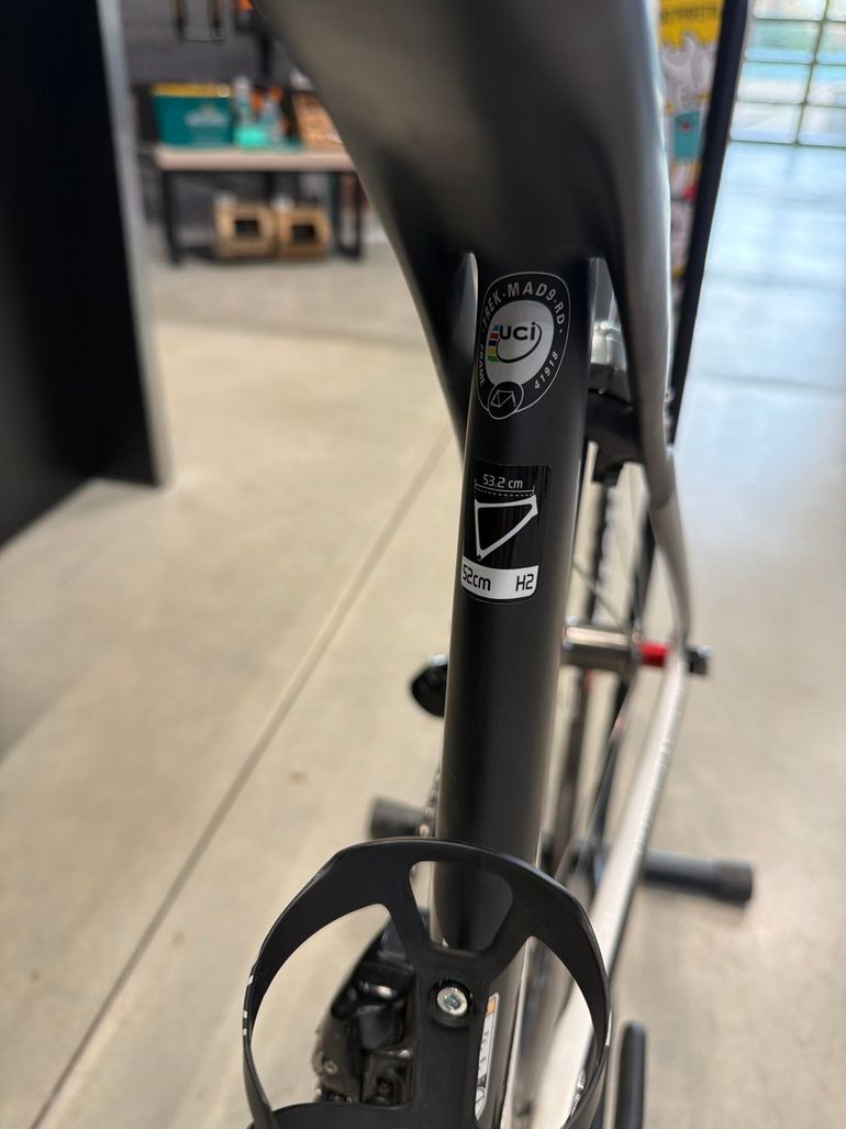 Used Trek Madone 9 Series 2017 Road & Gravel, Black — image 7 of 11