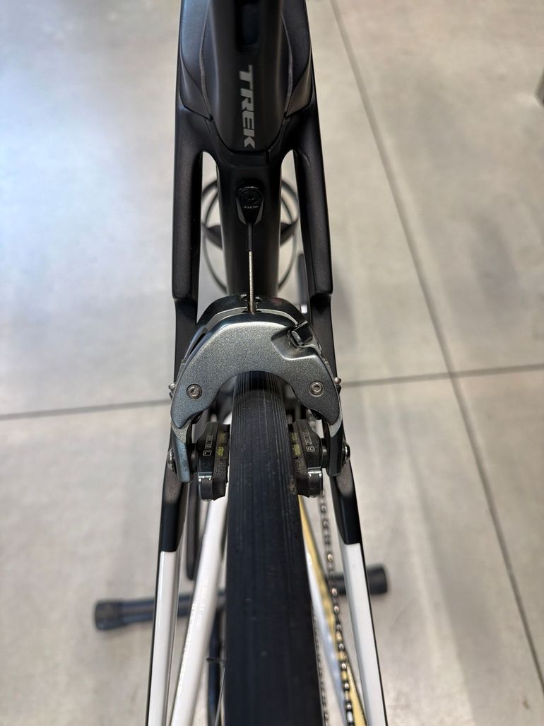 Used Trek Madone 9 Series 2017 Road & Gravel, Black — image 10 of 11