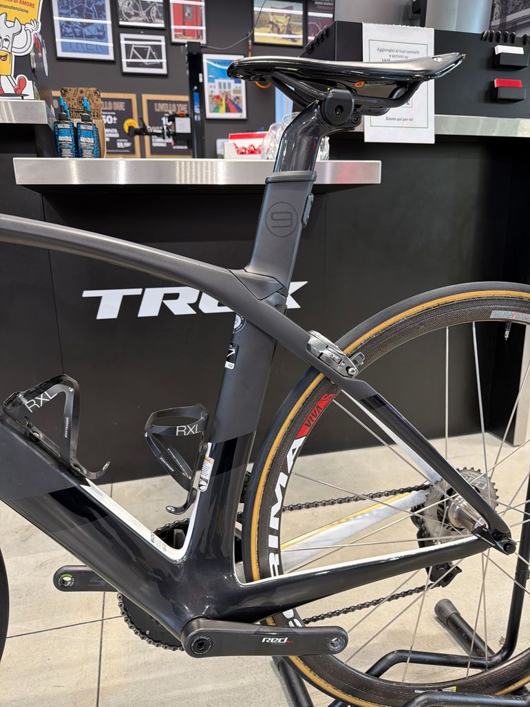 Used Trek Madone 9 Series 2017 Road & Gravel, Black — image 4 of 11