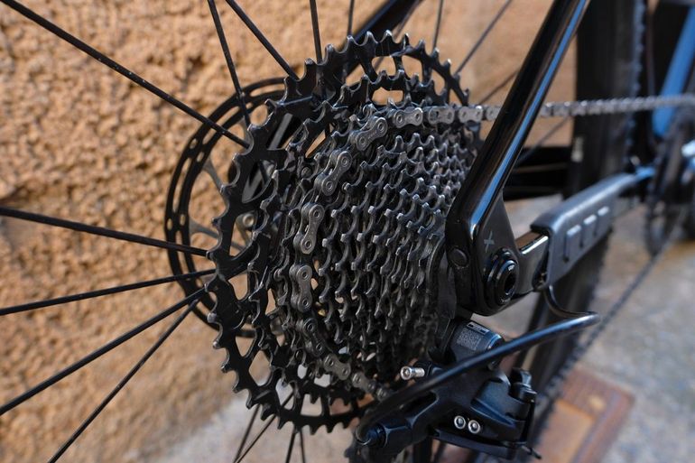 Used BMC URS THREE 2024 2024 Road & Gravel — image 9 of 12