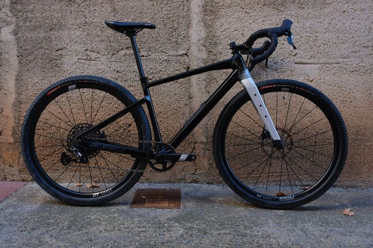 Used BMC URS THREE 2024 2024 Road & Gravel — image 1 of 12