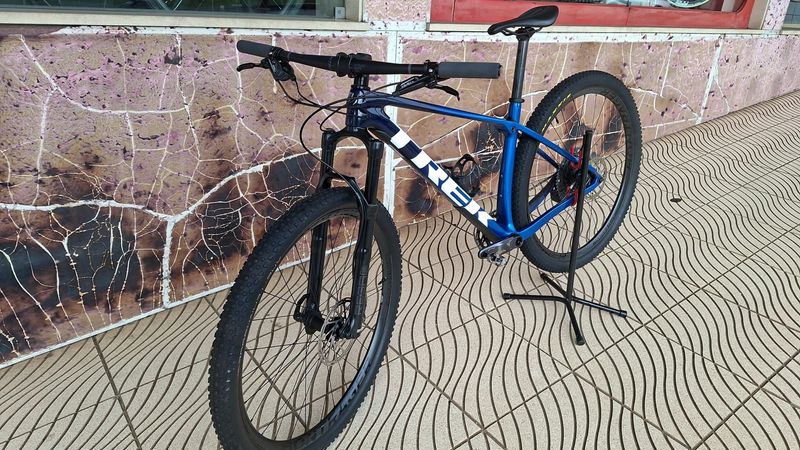 Used Trek Procaliber SRAM GX Eagle 2022 Mountainbike, Blue — image 15 of 16