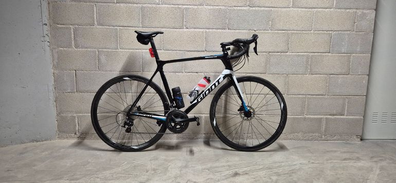 Used Giant Tcr Shimano 105 2018 Road & Gravel, White — image 1 of 9