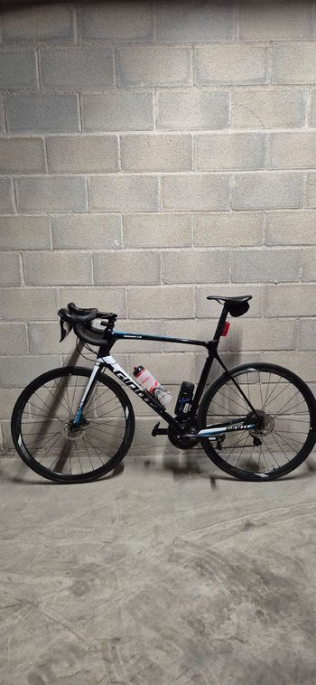 Used Giant Tcr Shimano 105 2018 Road & Gravel, White — image 2 of 9