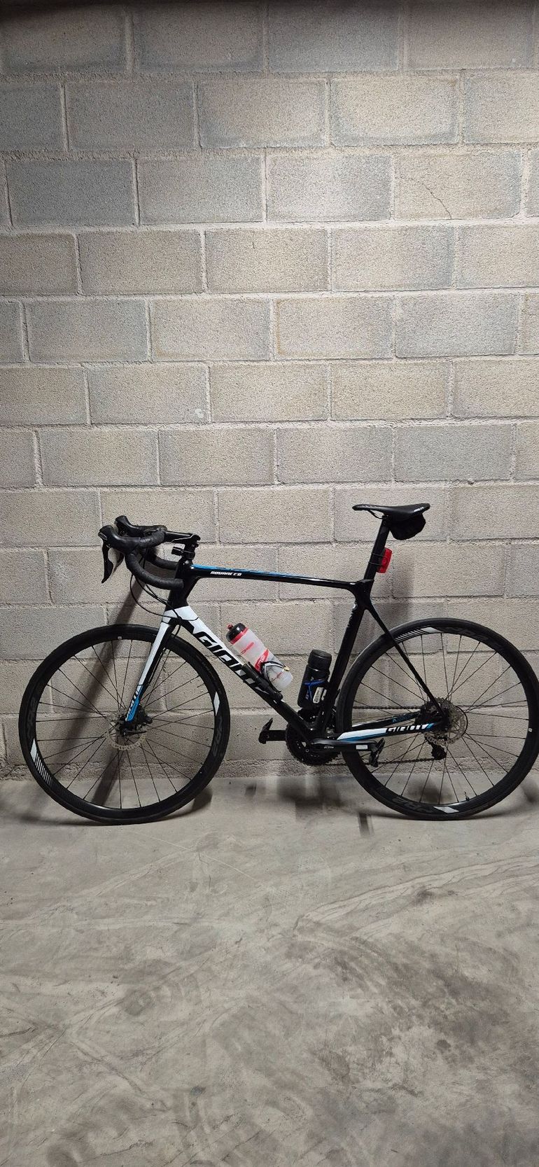 Used Giant Tcr Shimano 105 2018 Road & Gravel, White — image 2 of 9