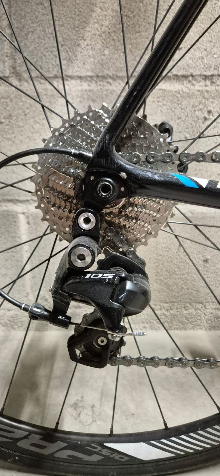 Used Giant Tcr Shimano 105 2018 Road & Gravel, White — image 3 of 9