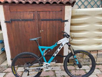 Used Yeti Devo Yéti 575 2017 Mountainbike, Blue — image 1 of 4