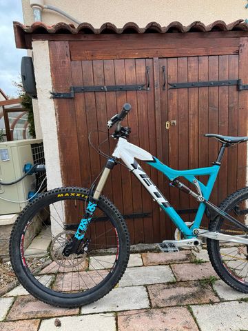 Used Yeti Devo Yéti 575 2017 Mountainbike, Blue — image 4 of 4