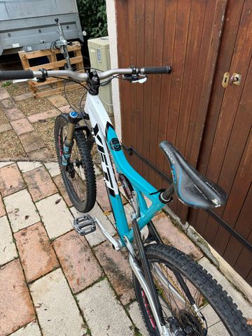 Used Yeti Devo Yéti 575 2017 Mountainbike, Blue — image 3 of 4