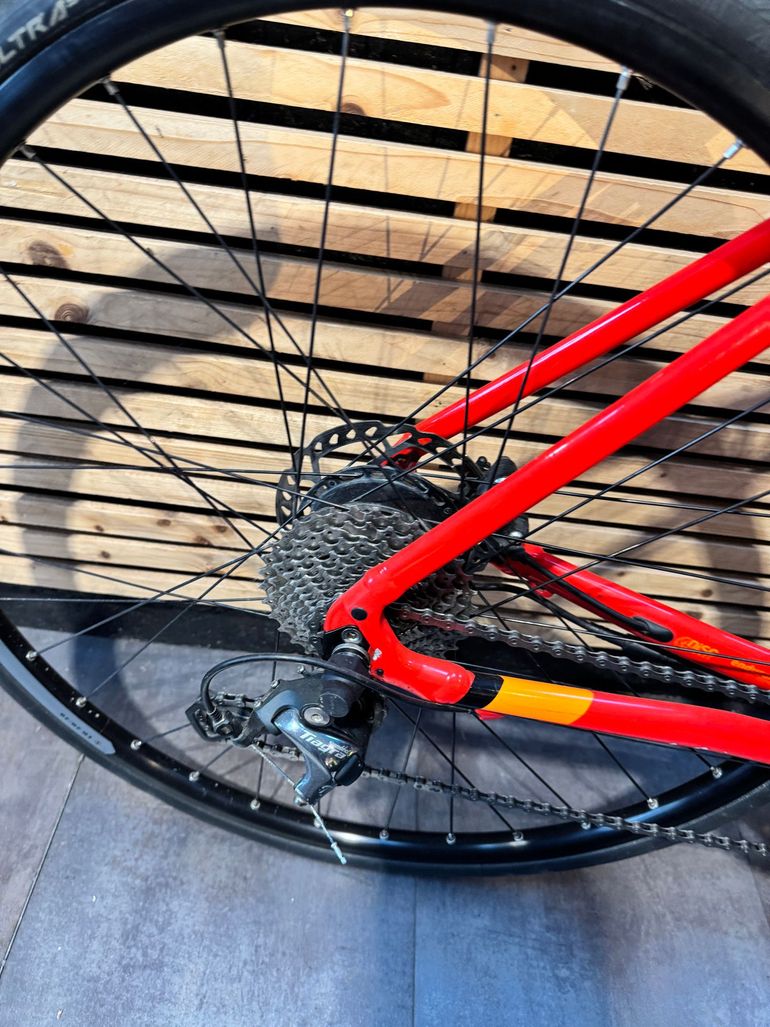 Used Lapierre e-Sensium 3.2 2022 2022 Road & Gravel, Red — image 2 of 5