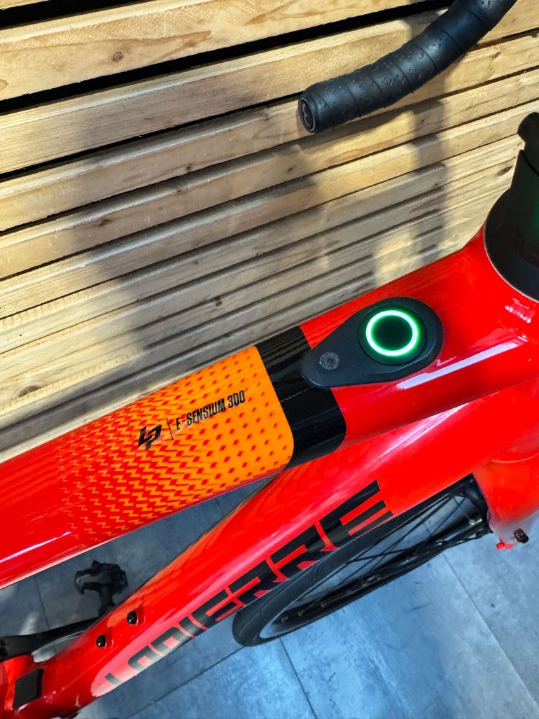 Used Lapierre e-Sensium 3.2 2022 2022 Road & Gravel, Red — image 4 of 5