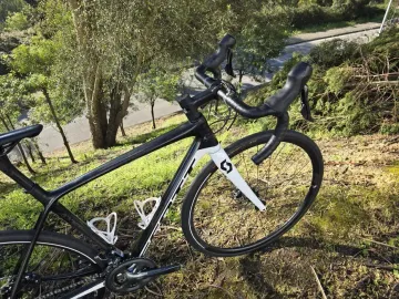 Tweedehands Scott Addict 30 disc 2019 2019 Road & Gravel — afbeelding 2 van 4