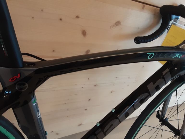 Used Bianchi Oltre XR4 CV Carbon Ultegra Di2 2021 2021 Road & Gravel, Black — image 4 of 9
