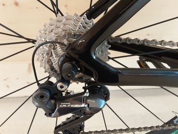 Used Bianchi Oltre XR4 CV Carbon Ultegra Di2 2021 2021 Road & Gravel, Black — image 2 of 9