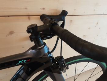 Used Bianchi Oltre XR4 CV Carbon Ultegra Di2 2021 2021 Road & Gravel, Black — image 7 of 9