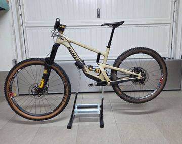 Used Santa Cruz Nomad Other 2020 Mountainbike, Black — image 2 of 10
