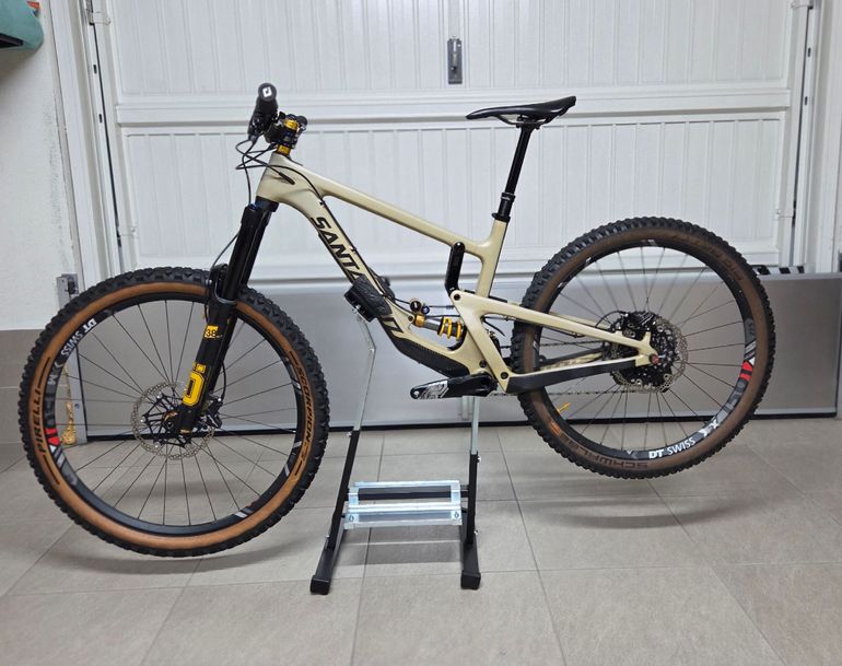 Used Santa Cruz Nomad Other 2020 Mountainbike, Black — image 2 of 10