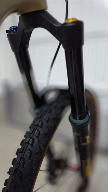 Used Santa Cruz Nomad Other 2020 Mountainbike, Black — image 8 of 10