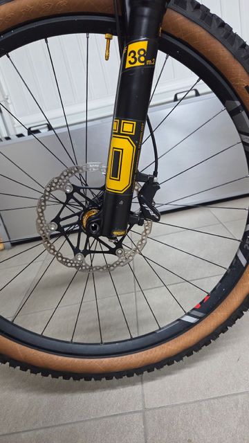 Used Santa Cruz Nomad Other 2020 Mountainbike, Black — image 10 of 10