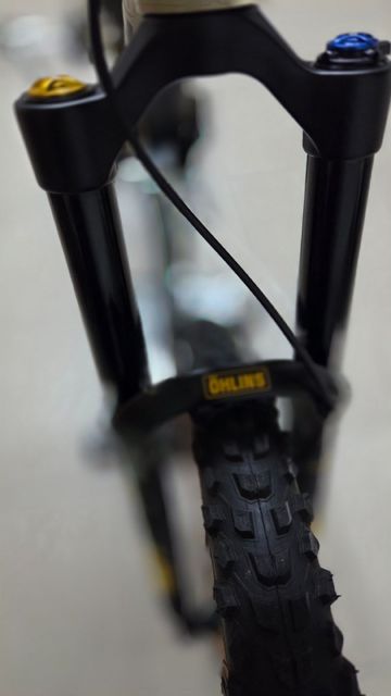 Used Santa Cruz Nomad Other 2020 Mountainbike, Black — image 9 of 10