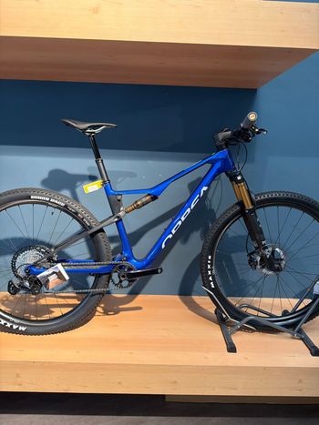 Orbea, OIZ M-PRO 2025
