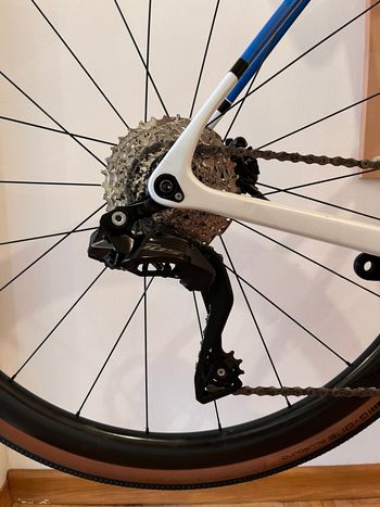 Used CUBE CROSS RACE C:62 SLX 2024 2024 Road & Gravel, White — image 7 of 14