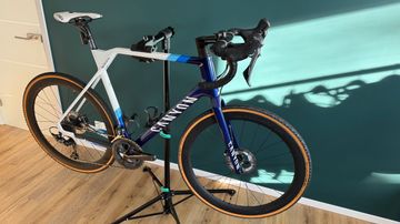 Canyon Inflite CF SL 7 2022 2022 Road & Gravel usato, Bianco — immagine 2 di 3