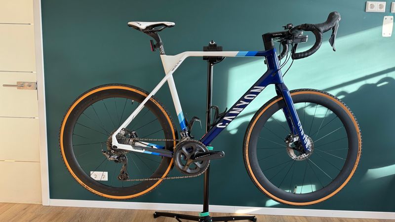 Canyon Inflite CF SL 7 2022 2022 Road & Gravel usato
