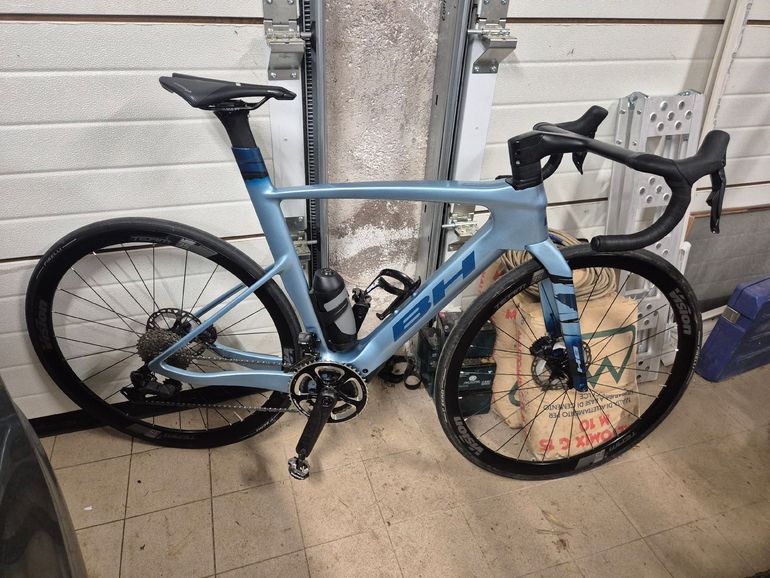 Used BH iAEROLIGHT 1.8 2024 2024 Road & Gravel, Blau — image 1 of 7