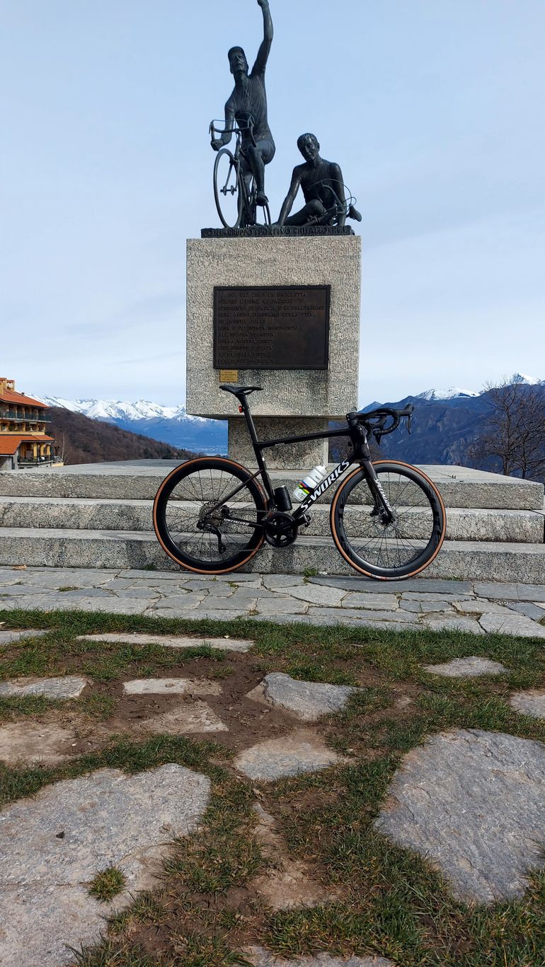 Used Specialized Tarmac SL8 Comp - Shimano 105 Di2 2026 2026 Road & Gravel, Red — image 3 of 3