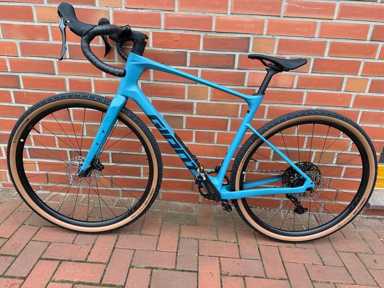 Used Giant Revolt Advanced 3 2026 2026 Road & Gravel, Blue — image 2 of 10