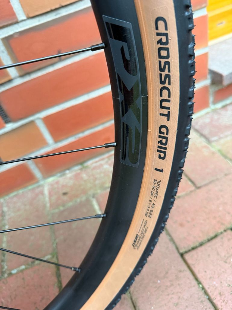 Used Giant Revolt Advanced 3 2026 2026 Road & Gravel, Blue — image 4 of 10