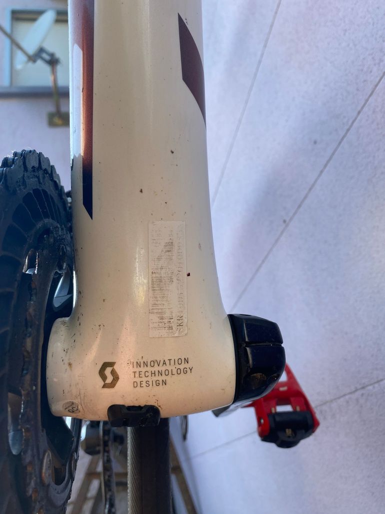 Used Scott Addict 20 disc 2020 2020 Road & Gravel — image 8 of 9