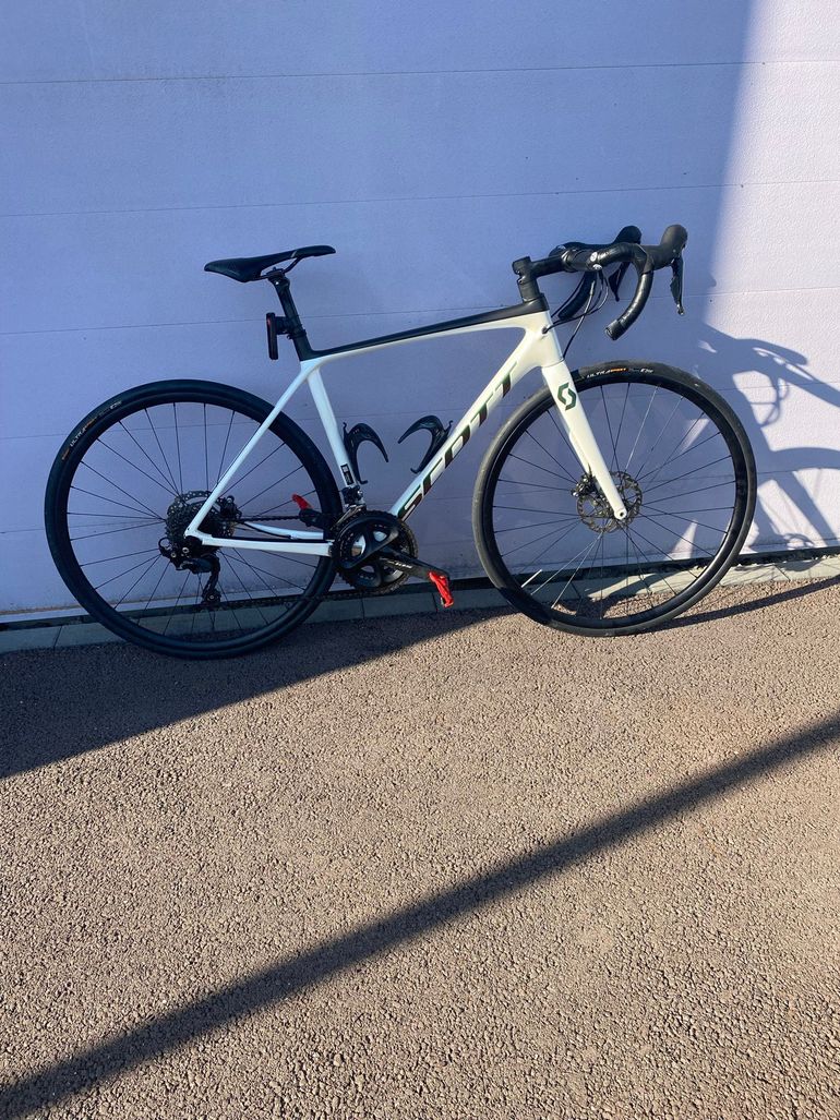 Used Scott Addict 20 disc 2020 2020 Road & Gravel — image 4 of 9