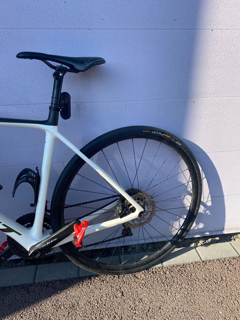 Used Scott Addict 20 disc 2020 2020 Road & Gravel — image 3 of 9