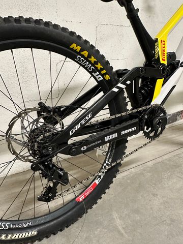 Tweedehands Canyon Sender SRAM GX DH 2023 Mountainbike — afbeelding 8 van 14