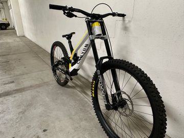 Tweedehands Canyon Sender SRAM GX DH 2023 Mountainbike — afbeelding 12 van 14