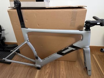 Gebrauchtes 3T Strada Due TEAM FORCE AXS eTap 2019 Frameset 2019 Road & Gravel, Hellgrau — Bild 3 von 5