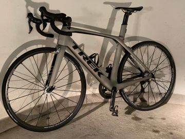 Trek Madone 9 2018 Road & Gravel usato, Grigio chiaro — immagine 4 di 9