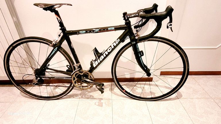 Used 928 928 Carbon Reparto Corse 2011 Road & Gravel, Schwarz — image 1 of 5