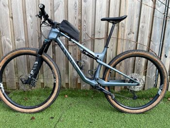 Brugt Canyon Lux Trail CF 6 2025 2025 Mountainbike — billede 2 af 17