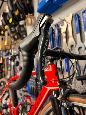 Used Specialized Tarmac Comp 2017 2017 Road & Gravel, Red — image 13 of 18